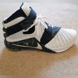 Nike LeBron Soldier 9 Premium - Size 12